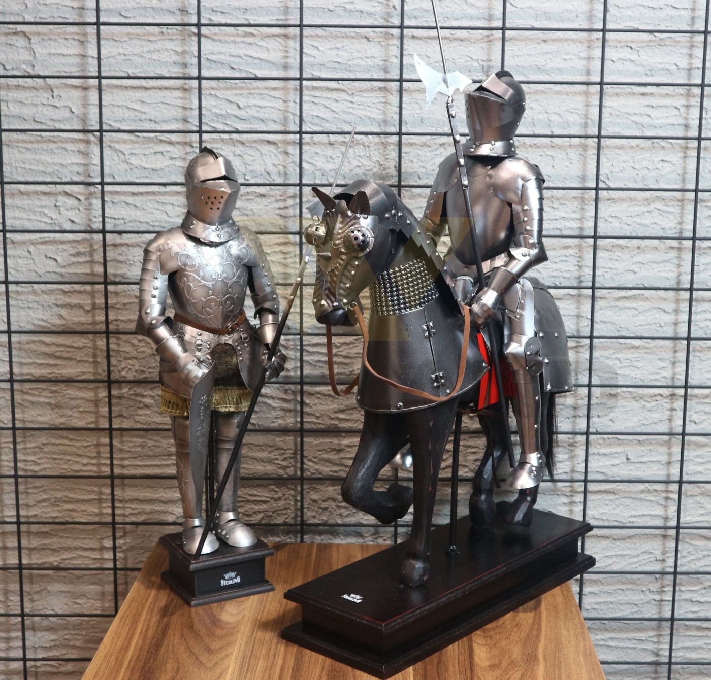 STERLING Iron Knight Atlı Dekoratif Süs görseli 4